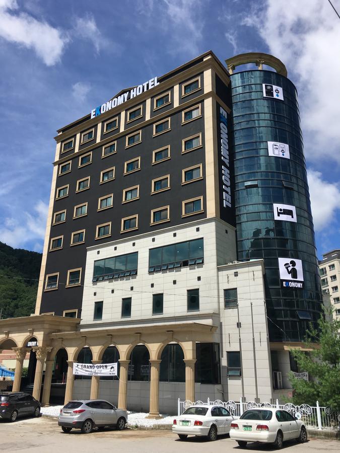 Ekonomy Hotel ชองซอน ภายนอก รูปภาพ