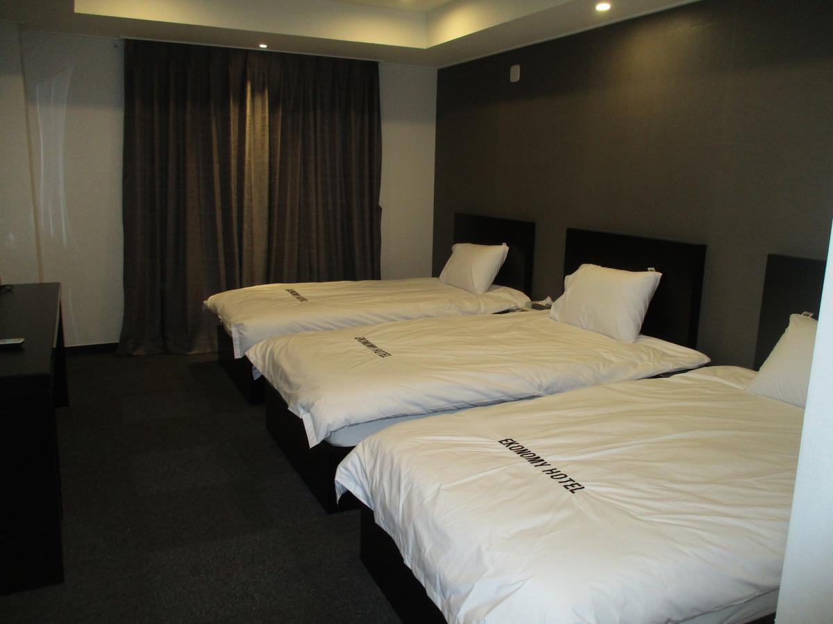 Ekonomy Hotel ชองซอน ภายนอก รูปภาพ